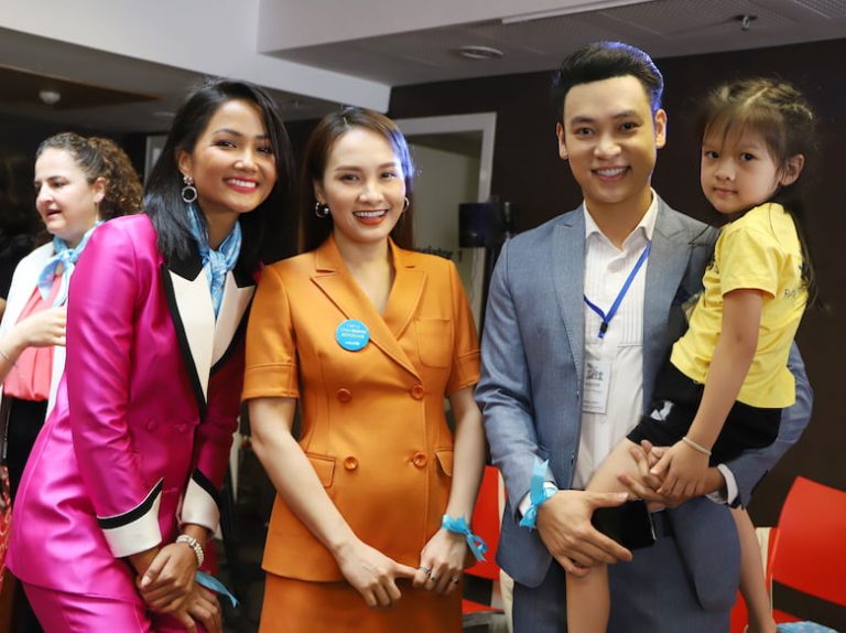 Dịch Vụ Booking KOLs Chuyên Nghiệp, Phù Hợp Với Nhãn Hàng
