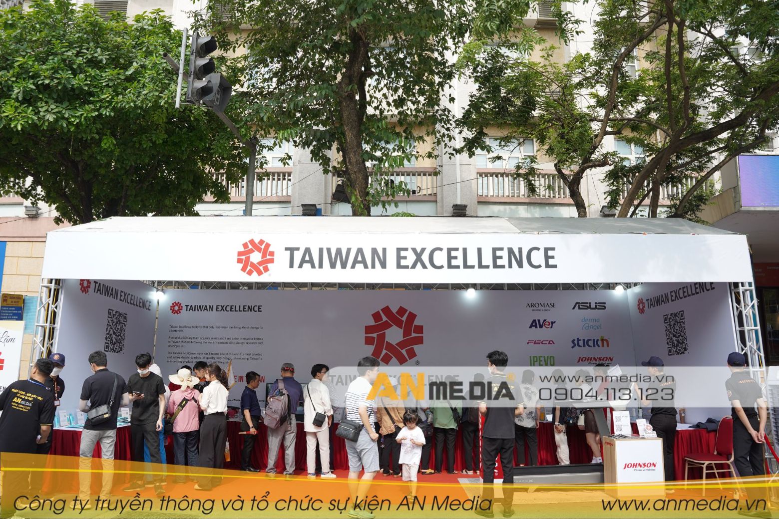 “Triển lãm gian hàng” Taiwan Excellence trên Phố đi bộ Hồ Gươm