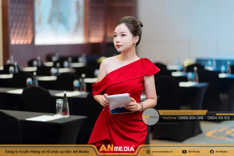 Ngọc Hoa –  Nữ MC xinh đẹp, tài năng và lôi cuốn trên sân khấu 