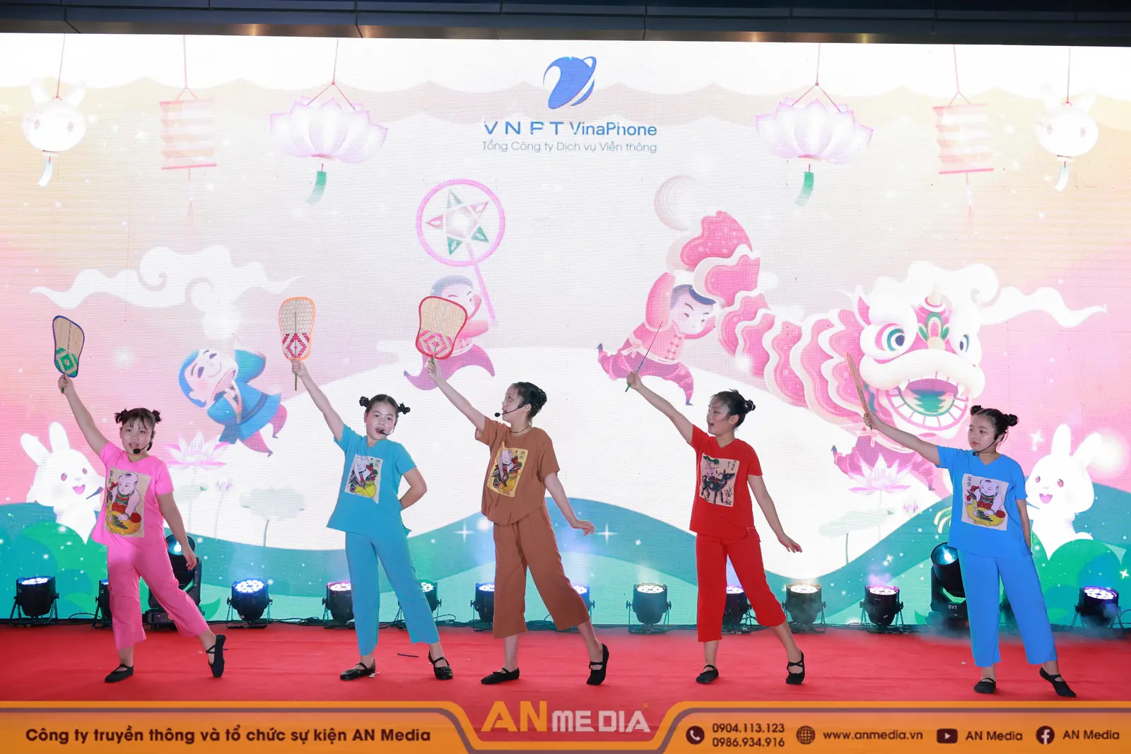 ĐÊM HỘI TRĂNG RẰM VNPT VINAPHONE 2025: HÀNH TRÌNH GIẢI CỨU VẦNG TRĂNG HUYỀN ẢO