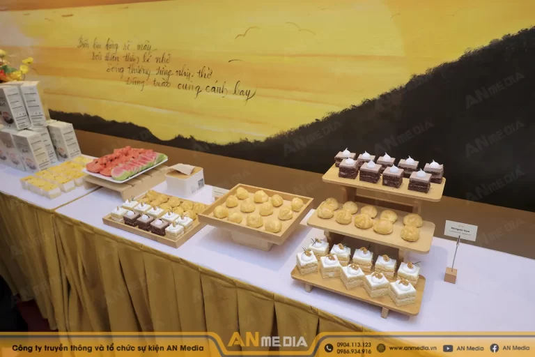 Tiệc Trung thu văn phòng: Nên chọn tea break, đồ ăn mặn hay bánh kẹo?